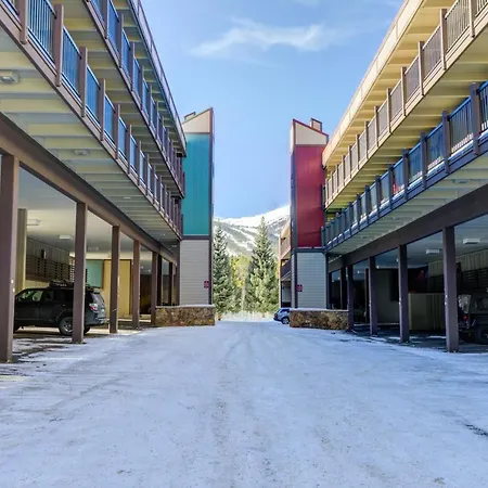 Ski Racquet Club Condo: Fantastic Views, Beautifully Remodeled-3