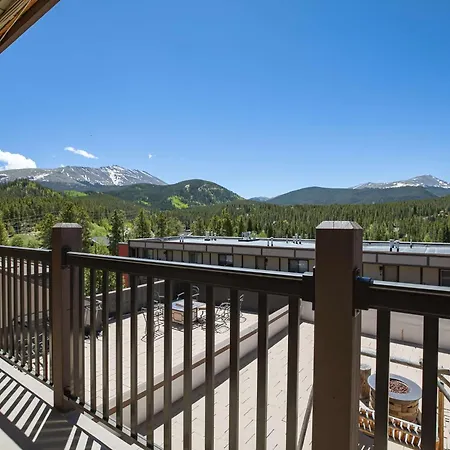 Ski Racquet Club Condo: Fantastic Views, Beautifully Remodeled-2